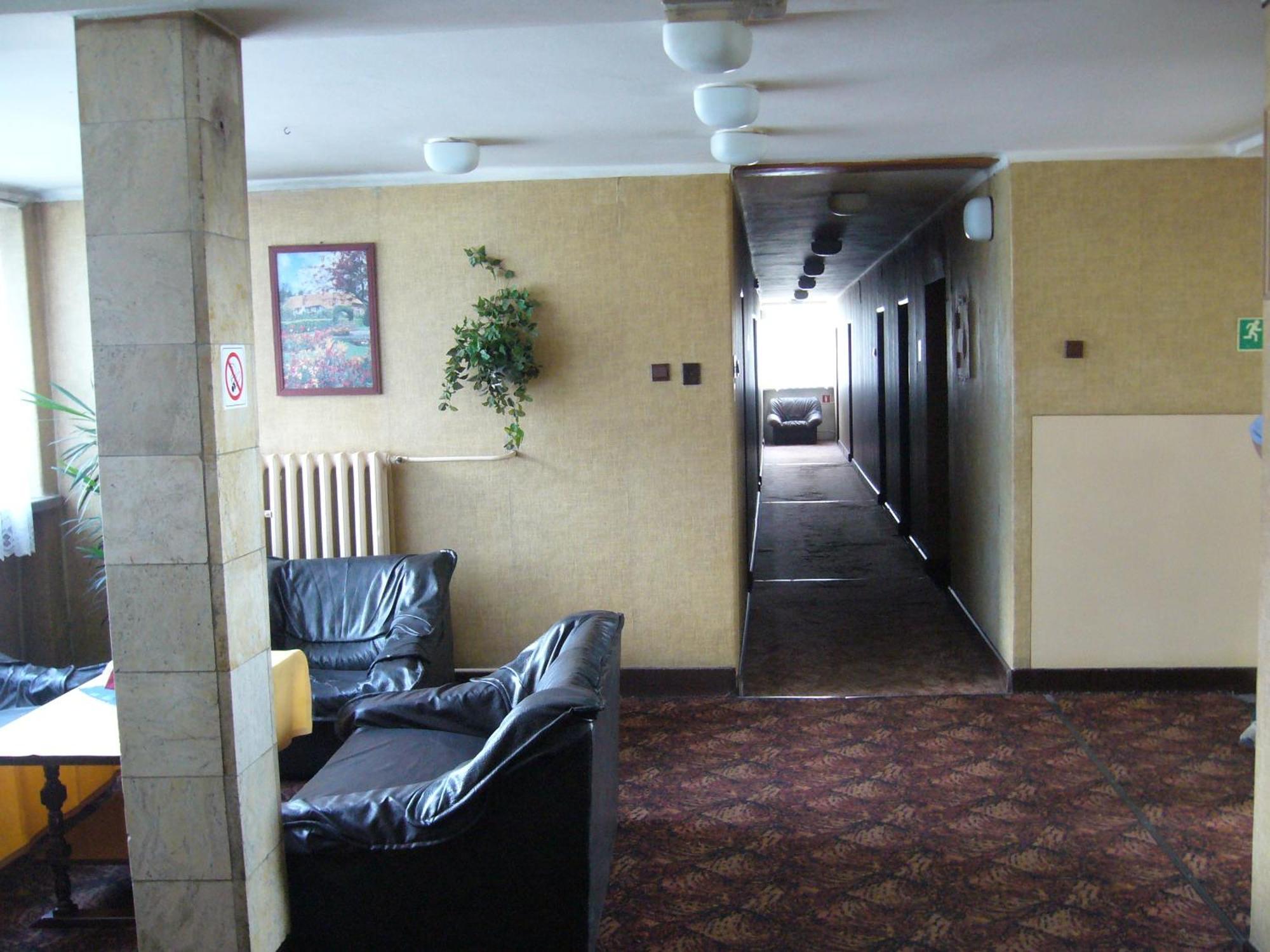 Karet Obiekt Hotelowy Skoczow Exterior photo