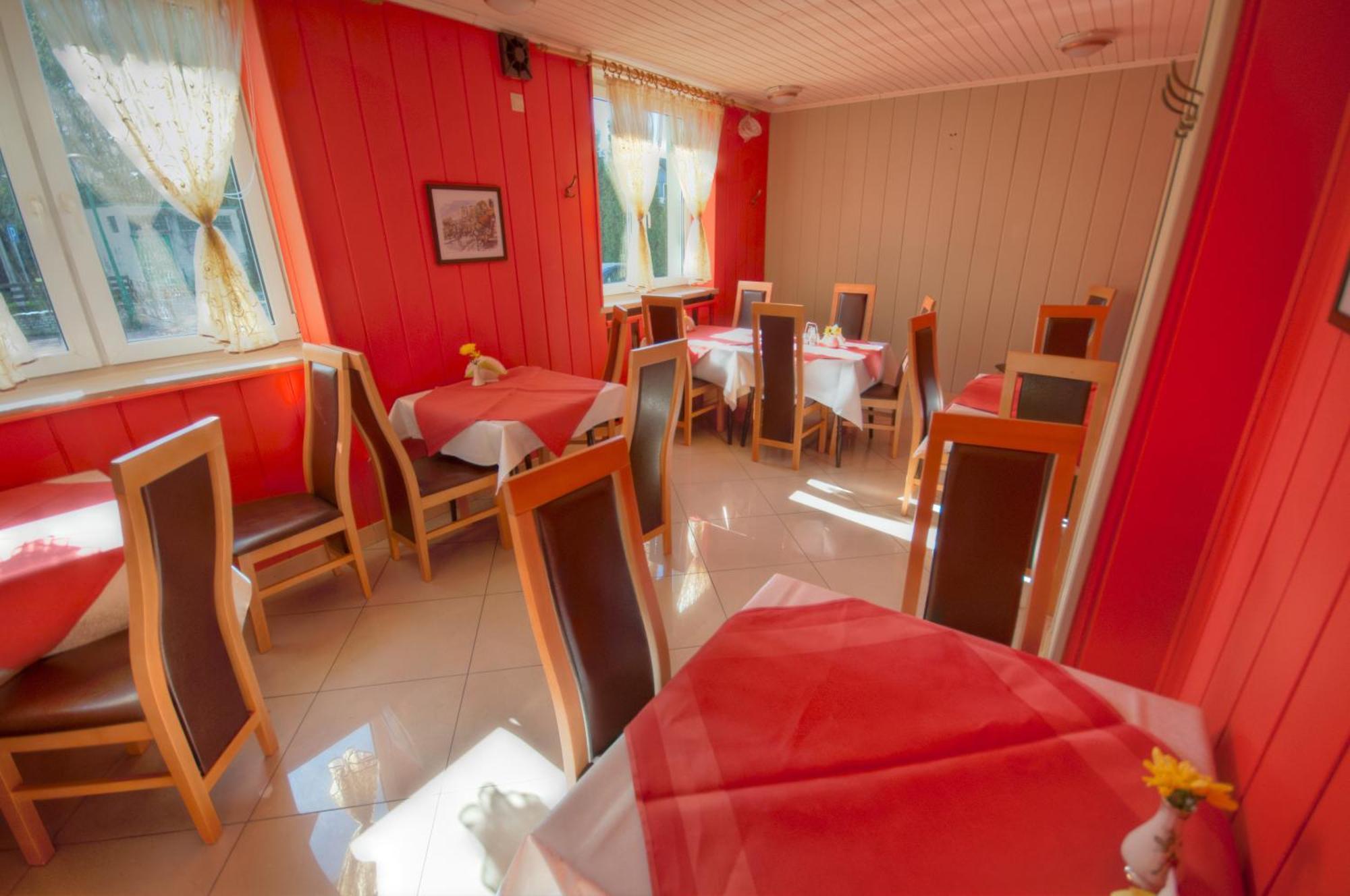 Karet Obiekt Hotelowy Skoczow Exterior photo